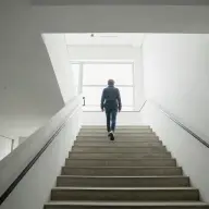 上