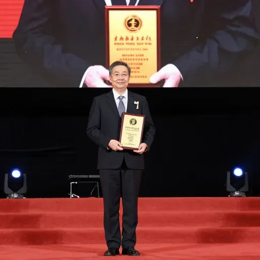 Từ vựng 荣 – Vinh quang, danh dự