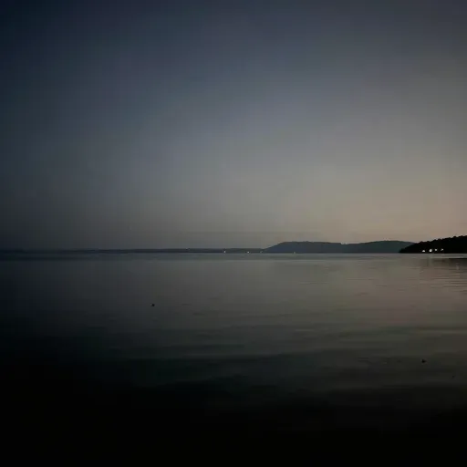 Từ vựng 沉静 – Yên tĩnh, điềm tĩnh