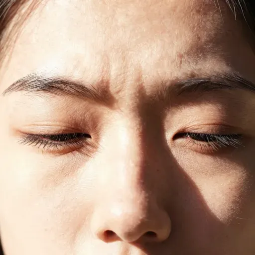 Từ vựng 刺眼 – Chói mắt, lóa mắt